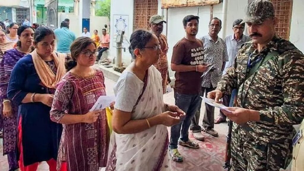 অন্ত পৰিল ভোটযুদ্ধৰ! পশ্চিমবংগত সন্ধিয়া ৫ বজালৈ ৯০ শতাংশ ভোটাধিকাৰ সাব্যস্ত