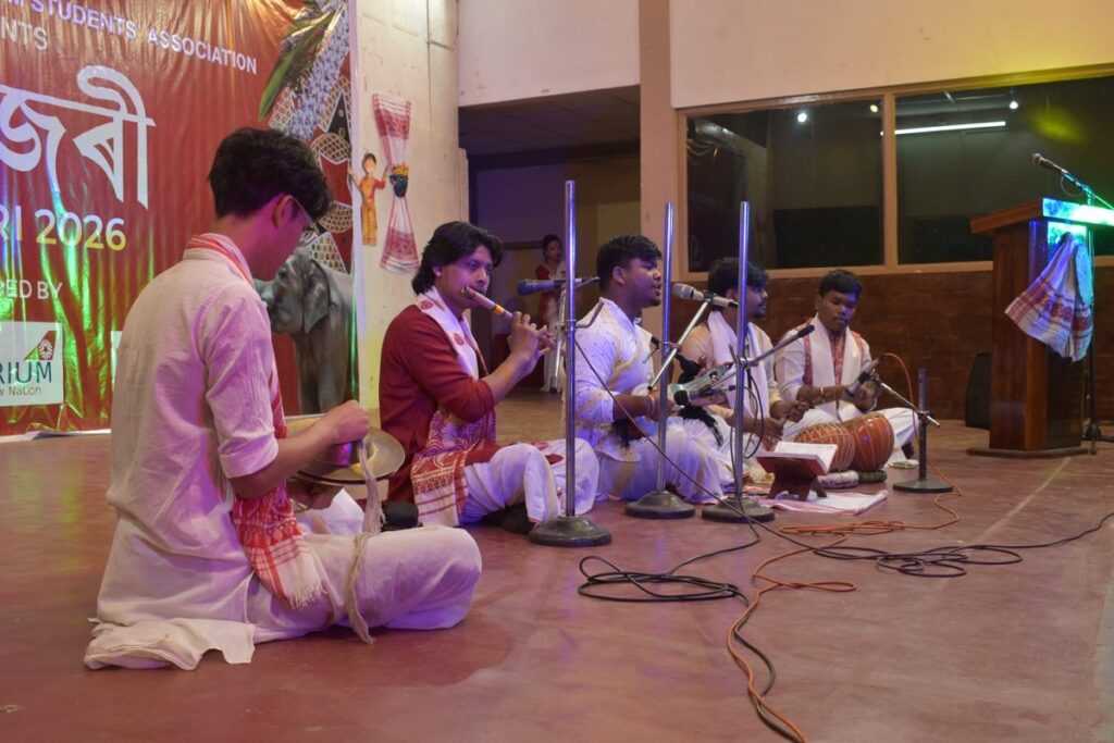 শ্বিলঙৰ ছেইণ্ট এন্থনীজ কলেজ আছাম ষ্টুডেণ্টছ এছ’চিয়েশ্যনৰ উদ্যোগত ৰঙালী বিহু উদযাপন