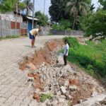 যিকোনো মূহুৰ্তত খানা নৈত জাহ যাব পাৰে খানামুখৰ ৰাষ্ট্ৰীয় ঘাইপথৰ পৰা দীপ নগৰ হৈ দীপৰ বিল সংযোগী পথ