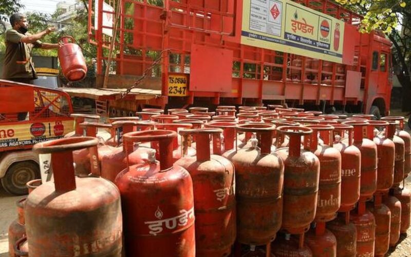 বাণিজ্যিক চিলিণ্ডাৰৰ মূল্যত আকাশলংঘী বৃদ্ধি; ঘৰুৱা ৰন্ধন গেছৰ গ্ৰাহকলৈ সাময়িক সকাহ