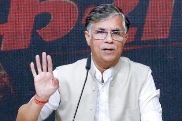 মানহানিৰ গোচৰত পৱন খেৰাক সকাহ; অসম আৰক্ষীৰ বিৰুদ্ধে উচ্চতম ন্যায়ালয়ৰ গুৰুত্বপূৰ্ণ নিৰ্দেশ