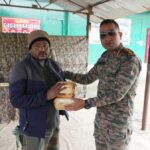 সেনা-প’ৰ্টাৰ ঐক্যৰ দৃষ্টান্ত: মেঞ্চুকা উপত্যকাত মে’ দিৱসত সন্মান অনুষ্ঠান