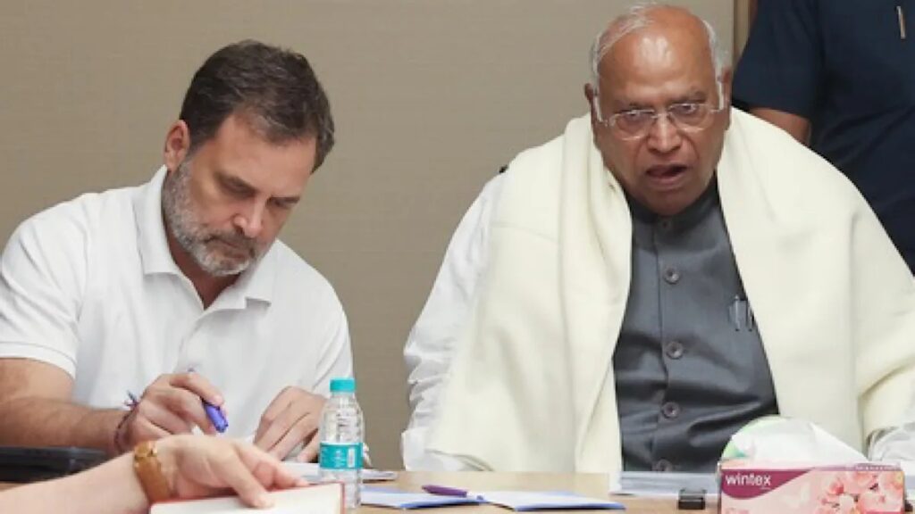 দিল্লীৰ পৰা থিৰুৱনন্তপুৰমলৈ ব্যস্ততা বৃদ্ধি, কেৰালাৰ মুখ্যমন্ত্ৰী পদক লৈ অব্যাহত জল্পনা-কল্পনা