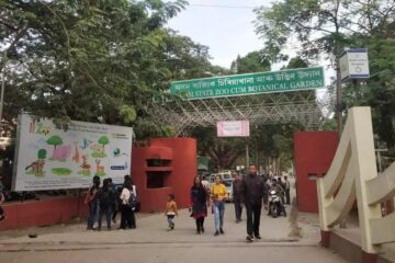 বৰ্ষাসিক্ত বতৰৰ মাজতো ৰাজ্যিক চিৰিয়াখানাত পৰ্যটকৰ ভিৰ; প্ৰতিদিনে আগমন দুই সহস্ৰাধিক পৰ্যটকক