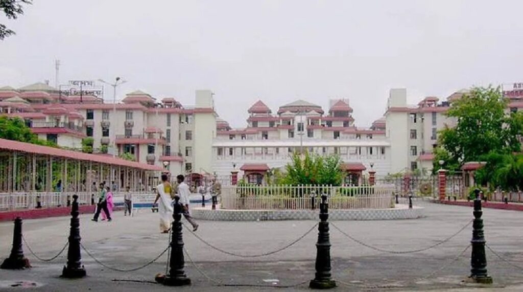 বিত্তীয় অনুশাসন ৰক্ষাৰ বাবে চৰকাৰৰ কঠোৰ পদক্ষেপ; চৰকাৰী বাহনৰ ইন্ধন আৰু কনভয় কৰ্তনৰ লগতে বিদেশ ভ্ৰমণত নিষেধাজ্ঞা