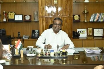 এচি এছ বিষয়াৰ ঘৰত টকাৰ উজান