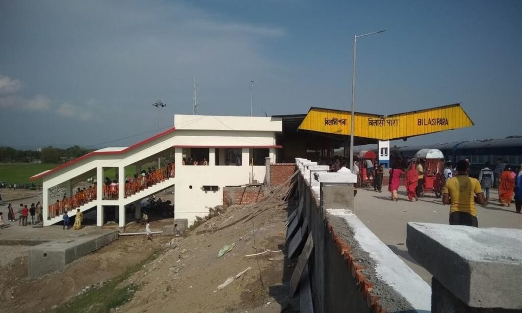 বিলাসীপাৰা ৰেলৱে ষ্টেচনত নিৰ্মীয়মাণ পানীৰ টেংকি খহি দুজন শ্ৰমিকৰ মৃত্যু; আহত ৪