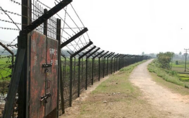 ভাৰত-বাংলাদেশ সীমান্তত বেৰ নিৰ্মাণ প্ৰায় সমাপ্ত বুলি ঘোষণা কনৰাড চাংমাৰ