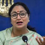 ইন্ধন সঞ্চয়ৰ বাবে দিল্লী চৰকাৰৰ বিশেষ নিৰ্দেশনা; সপ্তাহত দুদিনকৈ চৰকাৰী কৰ্মচাৰীৰ বাবে ‘ৱৰ্ক ফ্ৰম হোম’ৰ অনুমতি