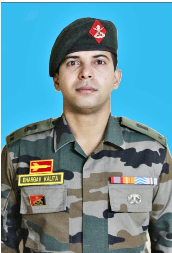 সন্ত্ৰাস বিৰোধী অভিযানত অসীম সাহস: মেজৰ ভাৰ্গৱ কলিতালৈ শৌৰ্য চক্ৰ