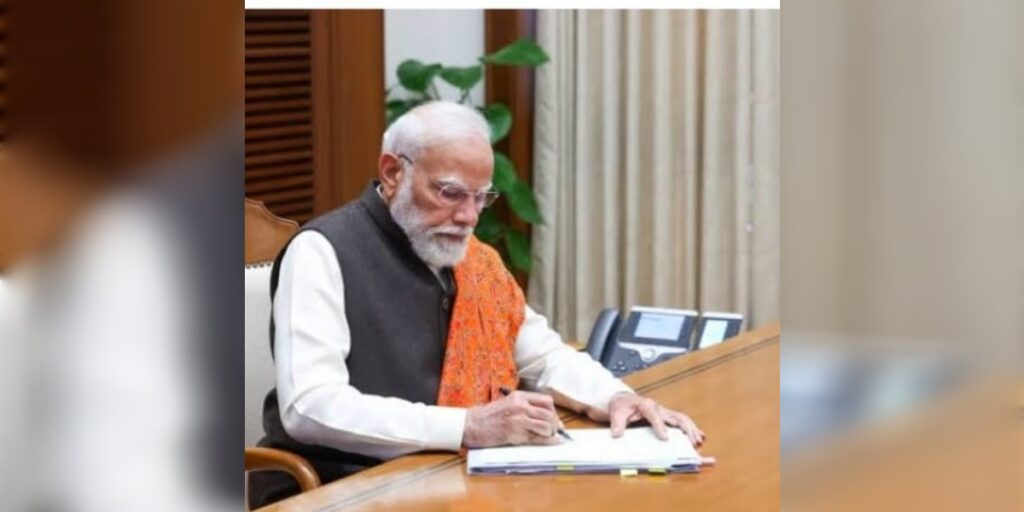 এক নতুন অভিলেখ গঢ়িবলৈ সাজু হৈছে প্ৰধানমন্ত্ৰী নৰেন্দ্ৰ মোডী