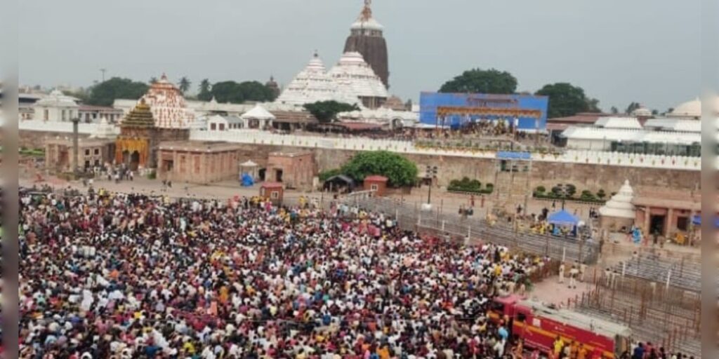 ধৰ্মীয় ৰীতি-নীতিৰে পুৰীত অনুষ্ঠিত পবিত্ৰ দেৱস্নান পূৰ্ণিমা যাত্ৰা