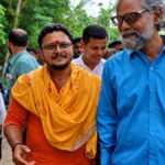 মাধুৰ্য বৰ্মন ৰামায়ণৰ জটায়ু স্বৰূপঃ নলবাৰীৰ ভুক্তভোগী যুৱতীটোলৈ ‘হিন্দু চেতনা বঁটা’ ঘোষণা সত্যৰঞ্জন বৰাৰ