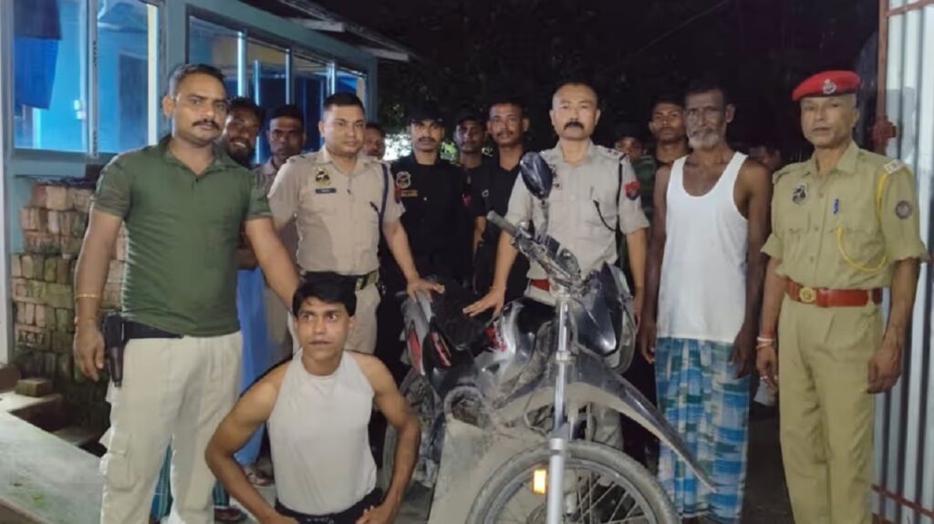 ধুবুৰীত বাইক চোৰৰ বৃহৎ চক্ৰ উৎখাত; দুই অভিযুক্তক গ্ৰেপ্তাৰ, বৃহৎ পৰিমাণৰ সামগ্ৰীসহ নগদ ধন জব্দ