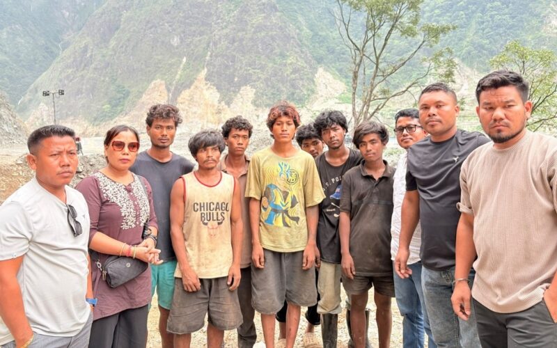 কামৰ আশাত অৰুণাচল যাত্ৰা! অনাহাৰ আৰু নিৰ্যাতনৰ বলি হোৱা অসমৰ সাত মিচিং যুৱকক উদ্ধাৰ