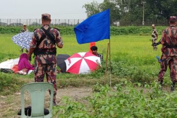 জিৰ’লেণ্ডত আৱদ্ধ বাংলাদেশী পৰিয়ালৰ ৪ সদস্যক গ্ৰহণ বাংলাদেশৰ; এতিয়াও আৱদ্ধ ৫ বাংলাদেশী