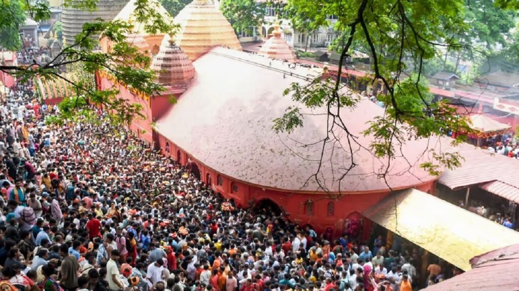আম্বুবাচীৰ নিবৃত্তি; ভক্তৰ বাবে পুনৰ মুকলি হ’ল কামাখ্যা মন্দিৰৰ দুৱাৰ