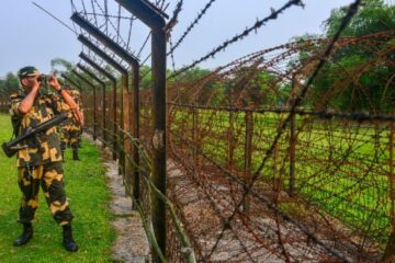 বাংলাদেশী নাগৰিকৰ পুশ্ববেকক কেন্দ্ৰ কৰি উত্তপ্ত শ্ৰীভূমি সীমান্ত! সন্মুখ সমৰত বিএছএফ-বিজিবি