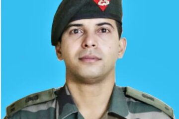 সন্ত্ৰাসবাদ বিৰোধী অভিযানত দেখুওৱা বীৰত্বৰ স্বীকৃতি; অসম সন্তান মেজৰ ভাৰ্গৱ কলিতালৈ শৌৰ্য চক্ৰ সন্মান
