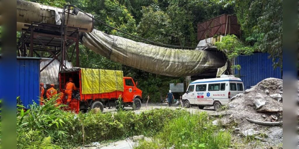 এন​​এইচপিচিৰ সুৰংগ ভাঙি ২০ জনৰ মৃত্যু