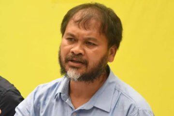বানপানীৰ বিষয়ত প্ৰতিবাদ: ডেস্কত উঠাৰ বাবে এদিনৰ বাবে নিলম্বিত অখিল গগৈ