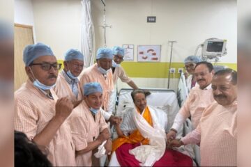 কেন্দ্ৰীয় মন্ত্ৰী জে পি নাড্ডা আৰু জিতেন্দ্ৰ সিঙৰ উপস্থিতিত অনশন ভাঙিলে সোণম ৱাংচুকে