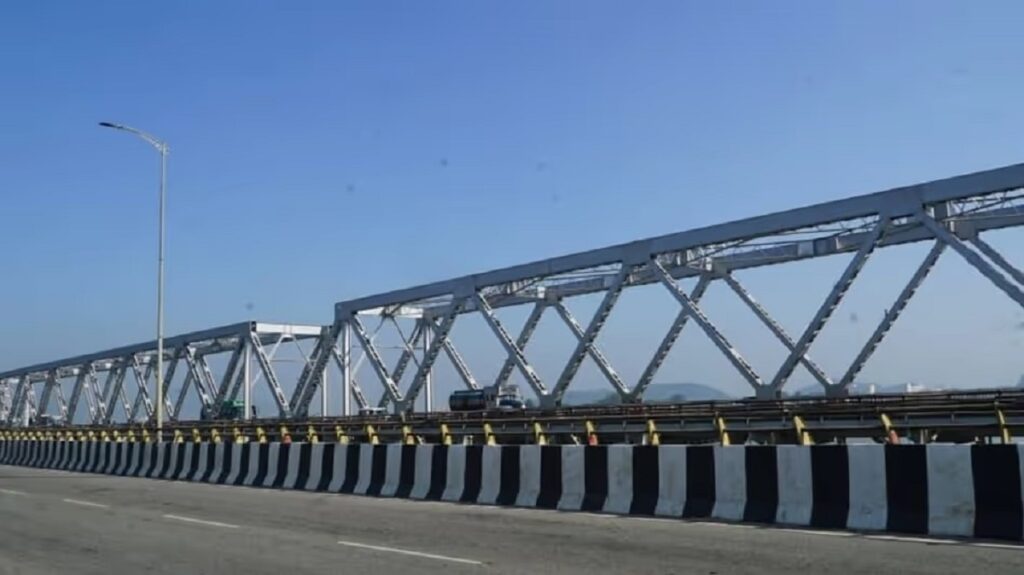 ১৩ জুলাইৰ পৰা দুমাহলৈ সম্পূৰ্ণৰূপে বন্ধ পুৰণি শৰাইঘাট দলং