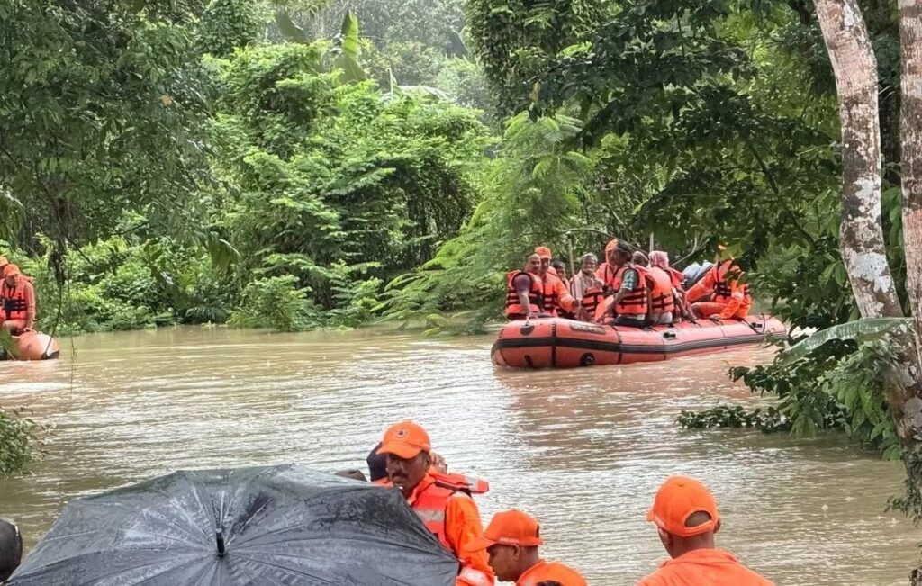 অসমত বান পৰিস্থিতিৰ অৱনতি; মৃতকৰ সংখ্যা ৫লৈ বৃদ্ধি, ৫৭ হাজাৰৰো অধিক লোক ক্ষতিগ্ৰস্ত