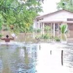 একে পৰিয়ালৰ চাৰি সদস্য সন্ধানহীন; বানৰ সোঁতে উটুৱাই নিলে মাতৃ-কন্যাক, উদ্ধাৰত নামি নিৰুদ্দেশ দুই পুত্ৰ