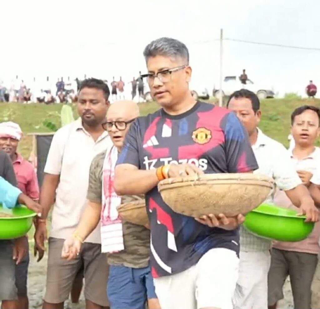 ডিমৌ আৰু নাজিৰাৰ বানপীড়িত কৃষকক সহায়ৰ বাবে সমাজভিত্তিক ধানৰ পুলিৰ নাৰ্চাৰী আৰম্ভ