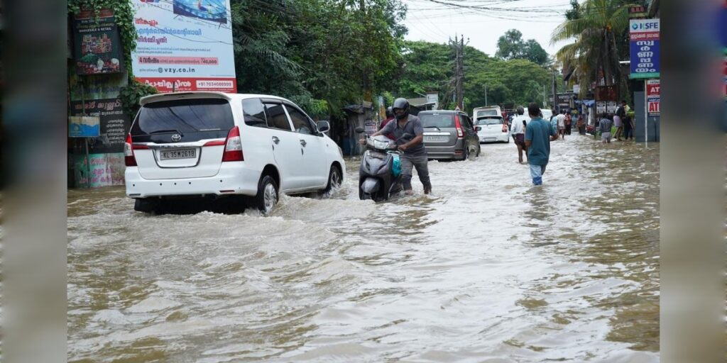 কেৰালাৰ বহু অঞ্চল বানত আক্ৰান্ত হৈছে