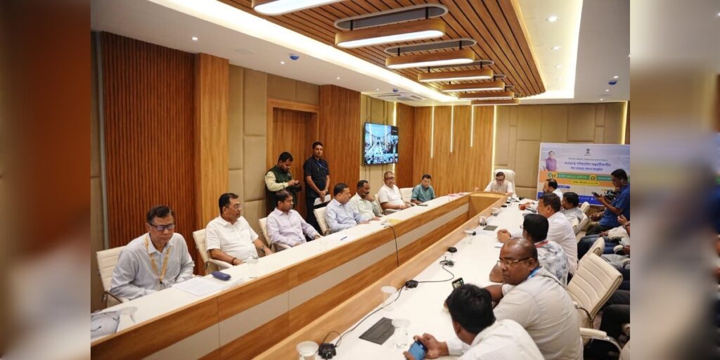 উজনিৰ বানপীড়িত প্ৰায় ৬২ হাজাৰ বানাক্ৰান্ত পৰিয়াললৈ ১৫ হাজাৰকৈ টকা মুকলি