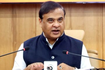 উজনিৰ বন্যাৰ্তই আজমলৰ ভৰিত ধৰা প্ৰসংগক লৈ প্ৰতিক্ৰিয়া ব্যক্ত মুখ্যমন্ত্ৰী ড০ হিমন্ত বিশ্ব শৰ্মাৰ