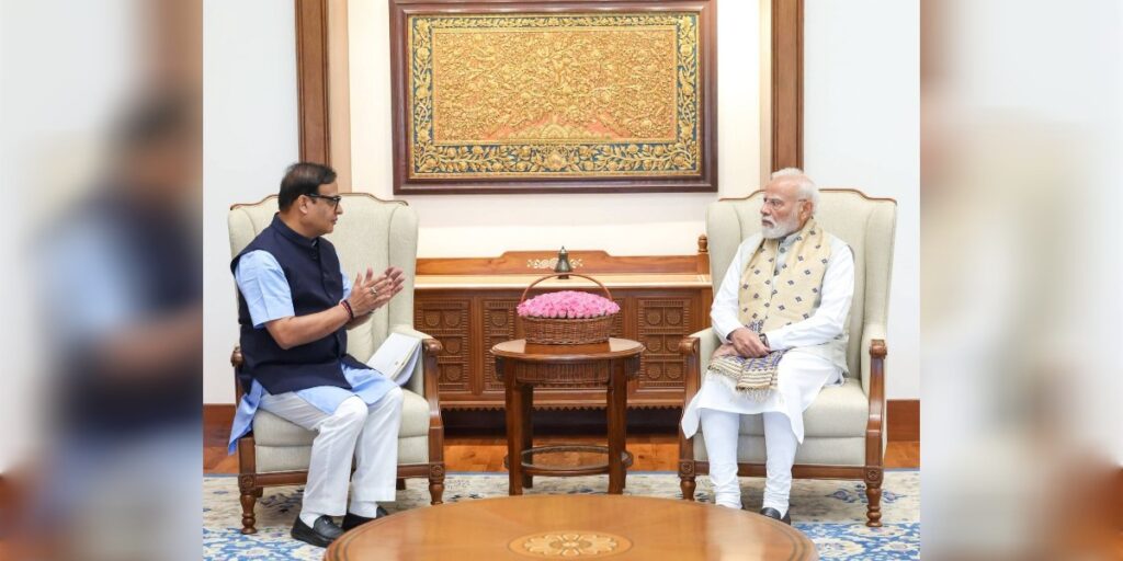 নতুন দিল্লীত প্ৰধানমন্ত্ৰী মোদীক সাক্ষাৎ কৰে মুখ্যমন্ত্ৰী ড° হিমন্ত বিশ্ব শৰ্মাই