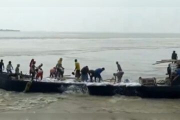 বিহাৰৰ ৰাঘপুৰৰ গংগা নদীত ভয়ংকৰ নাও দুৰ্ঘটনা