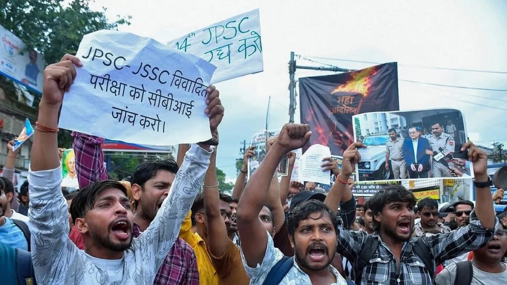 ঝাৰখণ্ডৰ ছাত্ৰ আন্দোলনক লৈ ৰাজনৈতিক আক্ৰমণ আৰম্ভ বিজেপিৰ; আৰক্ষীৰ বলপ্ৰয়োগৰ প্ৰতিবাদত ৰাজ্যজোৰা বন্ধৰ আহ্বান