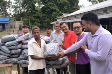 ষ্টাৰ্ডফ্লেক্সৰ উদ্যোগত উজনি অসমৰ ২,০০০ বানপীড়িত পৰিয়াললৈ বান সাহায্য