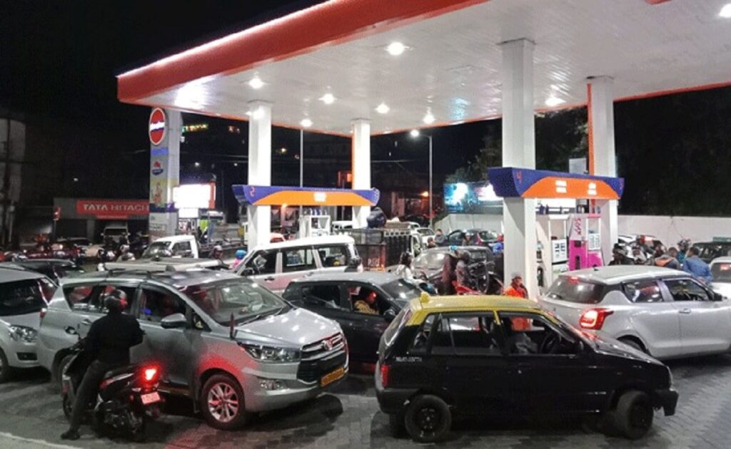নিৰাপত্তাহীনতাৰ অচিলা লৈ মেঘালয়লৈ পেট্ৰ’ল-ডিজেল আৰু ৰন্ধন গেছ সৰবৰাহ বন্ধ এনইপিএমইউৰ; ৰাজধানী শ্বিলঙত কটকটীয়া নিৰাপত্তা ব্যৱস্থা