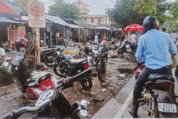 বজাৰৰ কদৰ্য ৰূপত অতিষ্ঠ গ্ৰাহক – বিক্ৰেতা ;