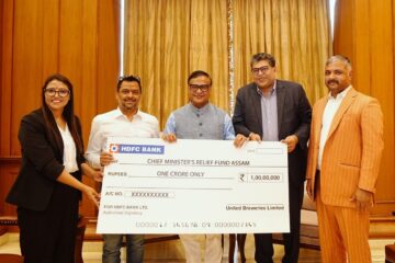 পুনৰুদ্ধাৰ কাৰ্যসূচী অব্যাহত থকাৰ মাজতে বন্যাৰ্তক সহায়ৰ বাবে ১ কোটি টকাৰ বৰঙণি ইউনাইটেড ব্ৰুৱাৰিজৰ