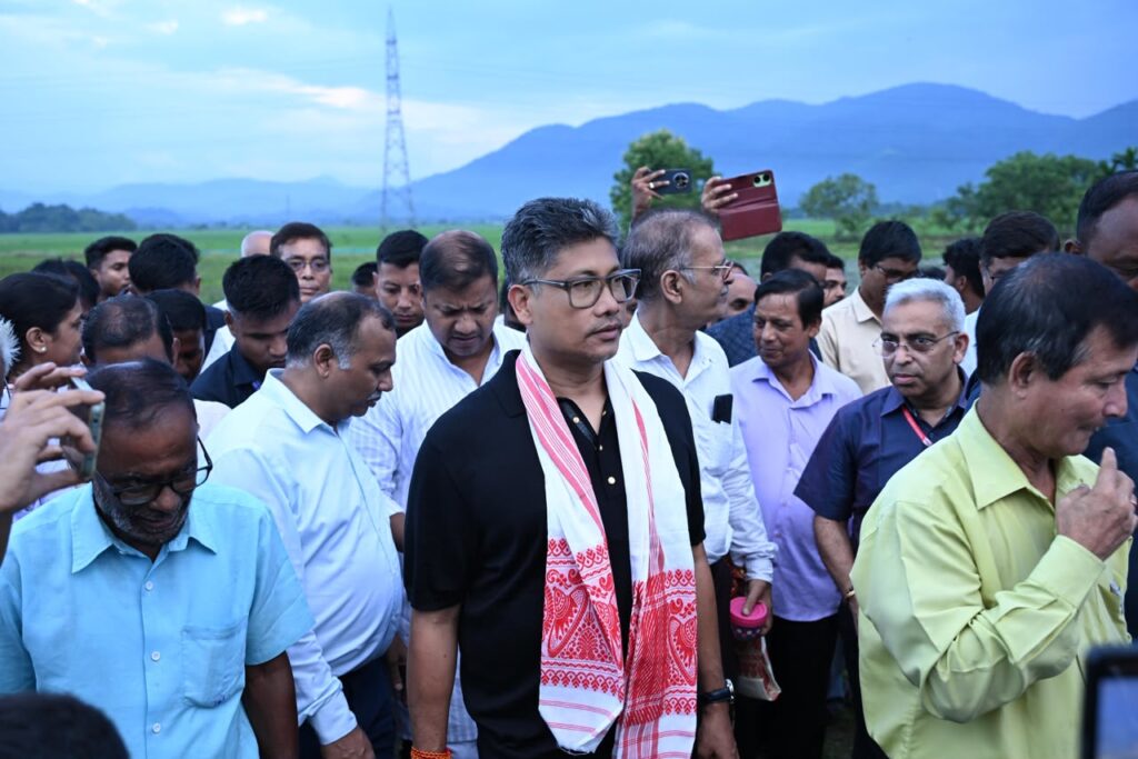 মাখনা খেতি শিকিবলৈ বিহাৰলৈ যাব অসমৰ কৃষক: পীযুষ হাজৰিকা