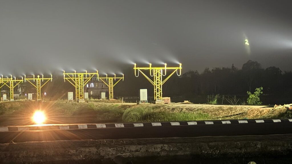 ১৮০ মিটাৰৰ পৰা ৫৭০ মিটাৰলৈ: এলজিবিআই বিমানবন্দৰত এপ্ৰ’চ লাইটিং উন্নীতকৰণ