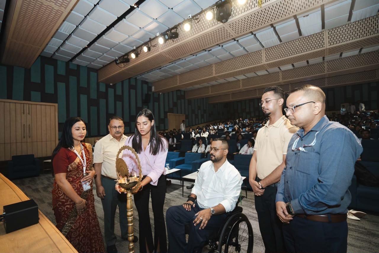 সজাগতা কাৰ্যসূচীৰে ৰয়েল গ্ল'বেল বিশ্ববিদ্যালয়ত বিশ্ব ফিজিঅ'থেৰাপী দিৱস পালন