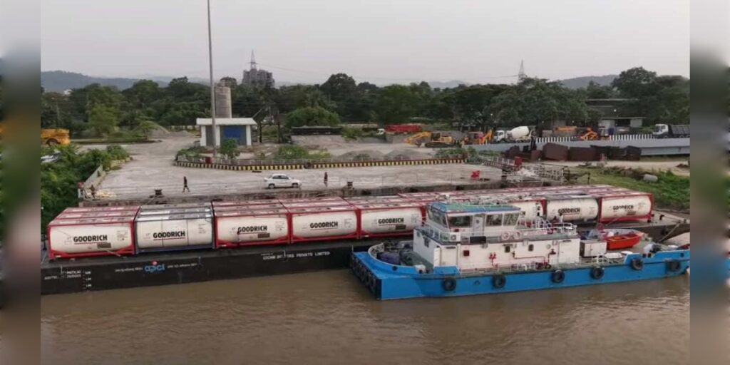 ব্ৰহ্মপুত্ৰৰ বুকুৰে বাংলাদেশলৈ মিথানল সৰবৰাহৰ প্ৰস্তুতি অসম পেট্ৰ’-কেমিকেলছ লিমিটেডৰ