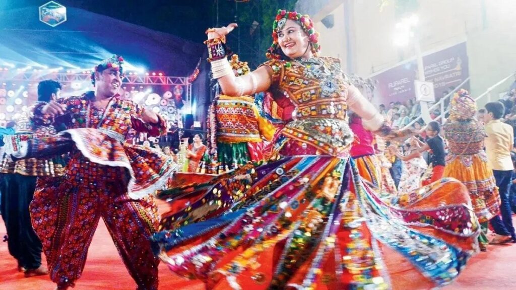 নৱৰাত্ৰিৰ গৰ্বা-ডাণ্ডিয়াত মুছলমানৰ প্ৰৱেশ নিষিদ্ধ ভি এইচ পিৰ! কপালত থাকিব লাগিব তিলক