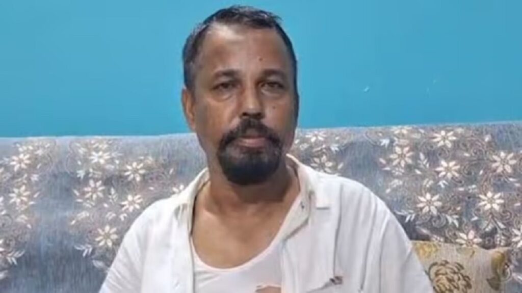 এলআইচি এজেণ্টক প্ৰহাৰ কৰি নগদ ধন আৰু সোণৰ চেইন লুট তিনি যুৱকৰ; উদ্ধাৰ কৰিবলৈ গৈ আহত পুত্ৰও