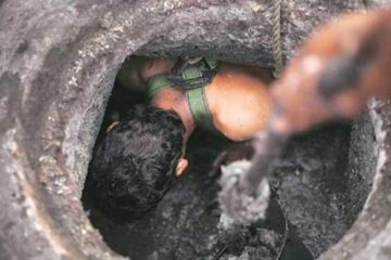 মৰ্মান্তিক! মেঘালয়ত চেপ্তিক টেংক চাফা কৰিবলৈ নামি প্ৰাণ গ’ল অসমৰ ৪ শ্ৰমিকৰ, উদ্ধাৰৰ বাবে গৈ অচেতন দুই অগ্নিবীৰ