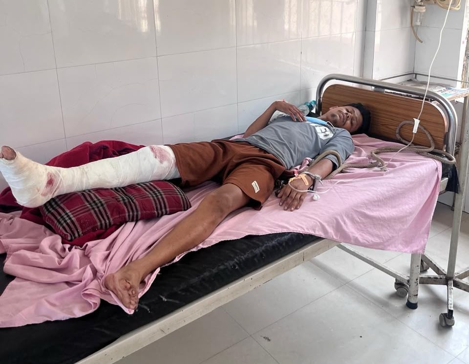 আৰক্ষীৰ জিম্মাৰ পৰা পলাবলৈ চেষ্টা কৰি গুলীবিদ্ধ আছিক আলী: ভৰিত লাগিল দুটাকৈ গুলী