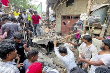 দেশৰ ৰাজধানী দিল্লীত পুনৰ খহি পৰিল অট্টালিকা