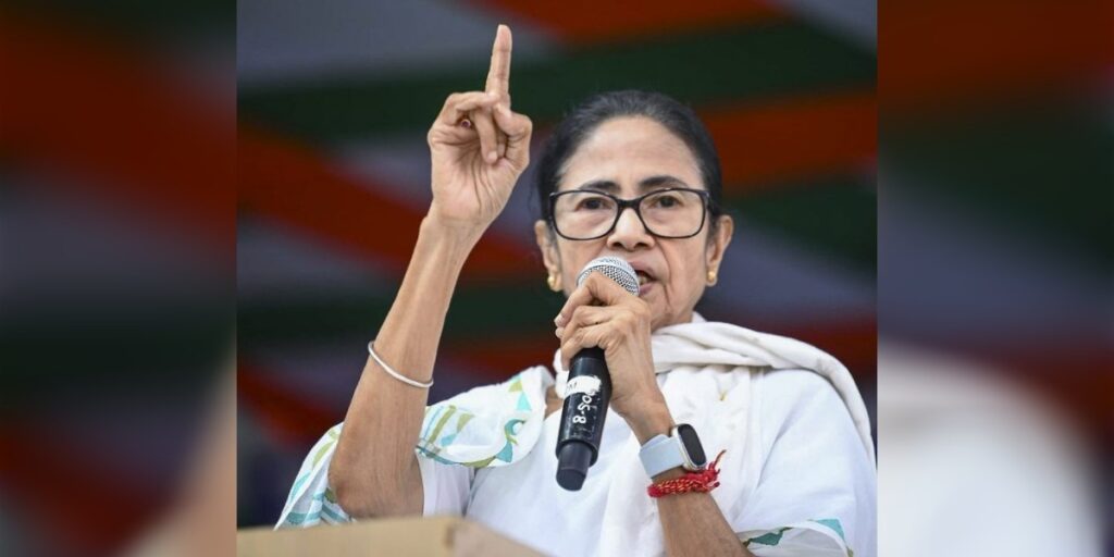 চোকা অস্ত্ৰৰে মমতা বেনাৰ্জীক আক্ৰমণৰ চেষ্টাৰ অভিযোগ